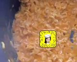 صورة لخطوة 2 من وصفة اندومي على طريقتي 👩🏻‍🍳