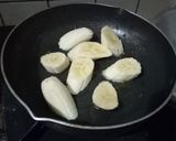 Foto langkah ke 8 dari resep Pancake dengan Pisang dan Sirup Karamel.