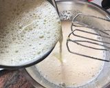 Foto del paso 4 de la receta Bizcocho de leche evaporada caliente (hoy utilizado como base de La Mona)