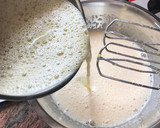 Foto del paso 4 de la receta: Bizcocho de leche evaporada caliente (hoy utilizado como base de La Mona)
