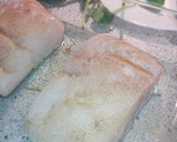 Foto del paso 4 de la receta: Suprema de merluza con crumble sobre cama de patata, puerro y salsa de coco