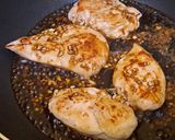 Foto langkah ke 3 dari resep Chicken Garlic Soy Sauce.