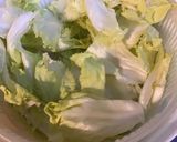 Une image de l'étape 1 de Salade bicolore de chou rouge,oignon de roscoff et scarole.
