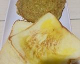 Foto langkah ke 4 dari resep Sandwich Mie Goreng.