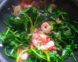 Foto langkah ke 2 dari resep Tumis kangkung.
