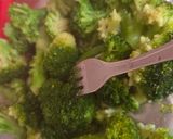 Foto del paso 1 de la receta: Budín de brócoli 🥦 3 ingredientes 🫕 🥦 🥚 🧀 Receta saludable, facilísima, nutritiva, práctica 🥦