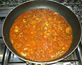 Foto del paso 4 de la receta: Empanada de hojaldre con verduras, champiñones y atún