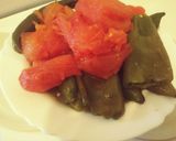 Une image de l'étape 2 de Salade de tomates et poivrons aux deux feux.