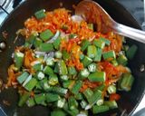 A picture of step 2 of Bhindi masala.