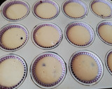 Foto del paso 3 de la receta: 🍒Bizcochuelos de cerezas