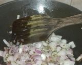 A picture of step 3 of Lahsooni Palak.