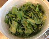 Une image de l'étape 2 de Pesto de fanes de radis au fromage corse.