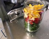 Une image de l'étape 9 de Trio de piments, tomates cerises, ail et herbes aromatiques au vinaigre.