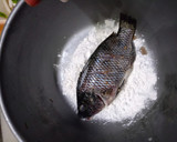 Foto langkah ke 1 dari resep Ikan Mujair Siram Kecombrang.