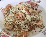 Foto langkah ke 5 dari resep Spaghetti Aglio Olio with Prawn ala Mak Kalun.
