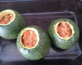 Foto del paso 3 de la receta: Calabacines luna rellenos de atún
