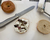 Foto del paso 2 de la receta: Bagel de salmón ahumado