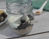 A picture of step 1 of Overnight Oats.