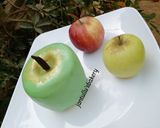 A picture of step 8 of Green Apple cake.