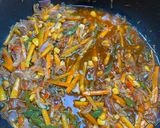 A picture of step 4 of Stir fry spaghetti.