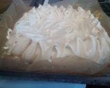 A picture of step 4 of Strawberry Pavlova.