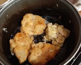 Foto del paso 1 de la receta: Patitas de cerdo en mole con nopales