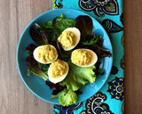 Foto del paso 3 de la receta: Huevos rellenos de aguacate y atún