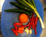 Foto langkah ke 1 dari resep Cumi Asin Pedas Masak Kecap.