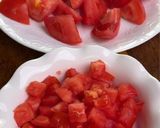 A picture of step 1 of Tomato and Egg Stir-Fry Recipe (西红柿炒鸡蛋）.