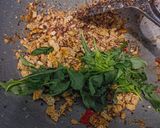 Foto langkah ke 4 dari resep 26. Nasi Tutug Oncom Kemangi.