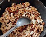 A picture of step 2 of Gond ke laddu.