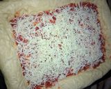 Foto langkah ke 6 dari resep Pizza Sederhana.