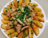 Hình bước làm 4 của món Khoai tây xào thịt ba rọi