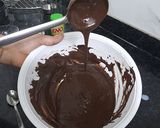 A picture of step 3 of Oreo sandwich cake.