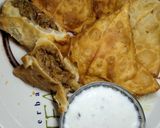 A picture of step 3 of Qeemay k samosay.