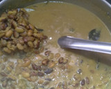 மொச்சைப்பயிறு மஞ்சள்சீரகம் அரைத்து ஊற்றிய கூட்டு (Mochaipayaru k ரெசிபி ஸ்டேப் 5 புகைப்படம்