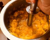 A picture of step 2 of Kaddu Halwa(pumpkin).