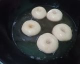 Foto langkah ke 8 dari resep Donat Maizena Topping Glaze.