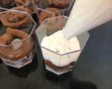 Foto del paso 4 de la receta: Postre de crema, durazno y dulce de leche