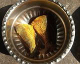 লাউ খোসা ইলিশ মাছের ল্যাজা দিয়ে ভাজি (lau khosa illish macher lyaja bhaji recipe in Bengali) রেসিপির ধাপ 2 ছবি