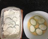 Foto del paso 3 de la receta: Chuletas de cerdo empanadas con piperrada y calabacín rebozado