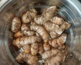 લીલી હળદરનું અથાણું (Lili Haldar Athanu Recipe In Gujarati) રેસીપી સ્ટેપ1ફોટો