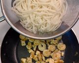 Foto del paso 5 de la receta: Noodles con costilla de cerdo y gambas!🥡🥢