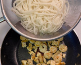 Foto del paso 5 de la receta: Noodles con costilla de cerdo y gambas!🥡🥢