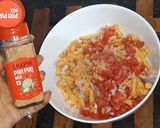 A picture of step 1 of Peri Peri kurkure bhel.