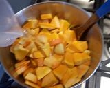 Foto langkah ke 2 dari resep Pumkin soup with garlic bread /sup labu kuning dan roti garlic.