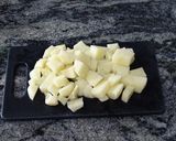 Foto del paso 1 de la receta: Alcachofas con jamón y patatas
