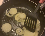 Foto del paso 1 de la receta: Huevos con bechamel y pimientos asados