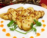 Hình bước làm 3 của món Nấm Đùi Gà Xào Bơ Tỏi Chay