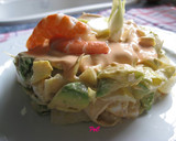 Foto del paso 3 de la receta: Ensalada de aguacate y langostinos